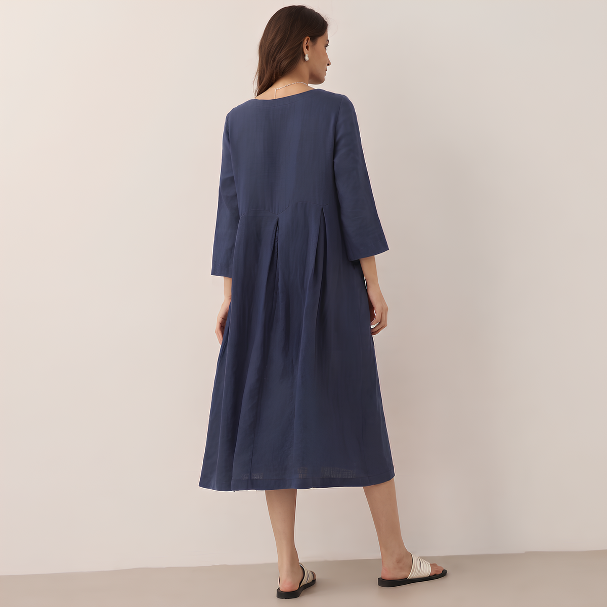 Plissiertes Leinen-Midikleid