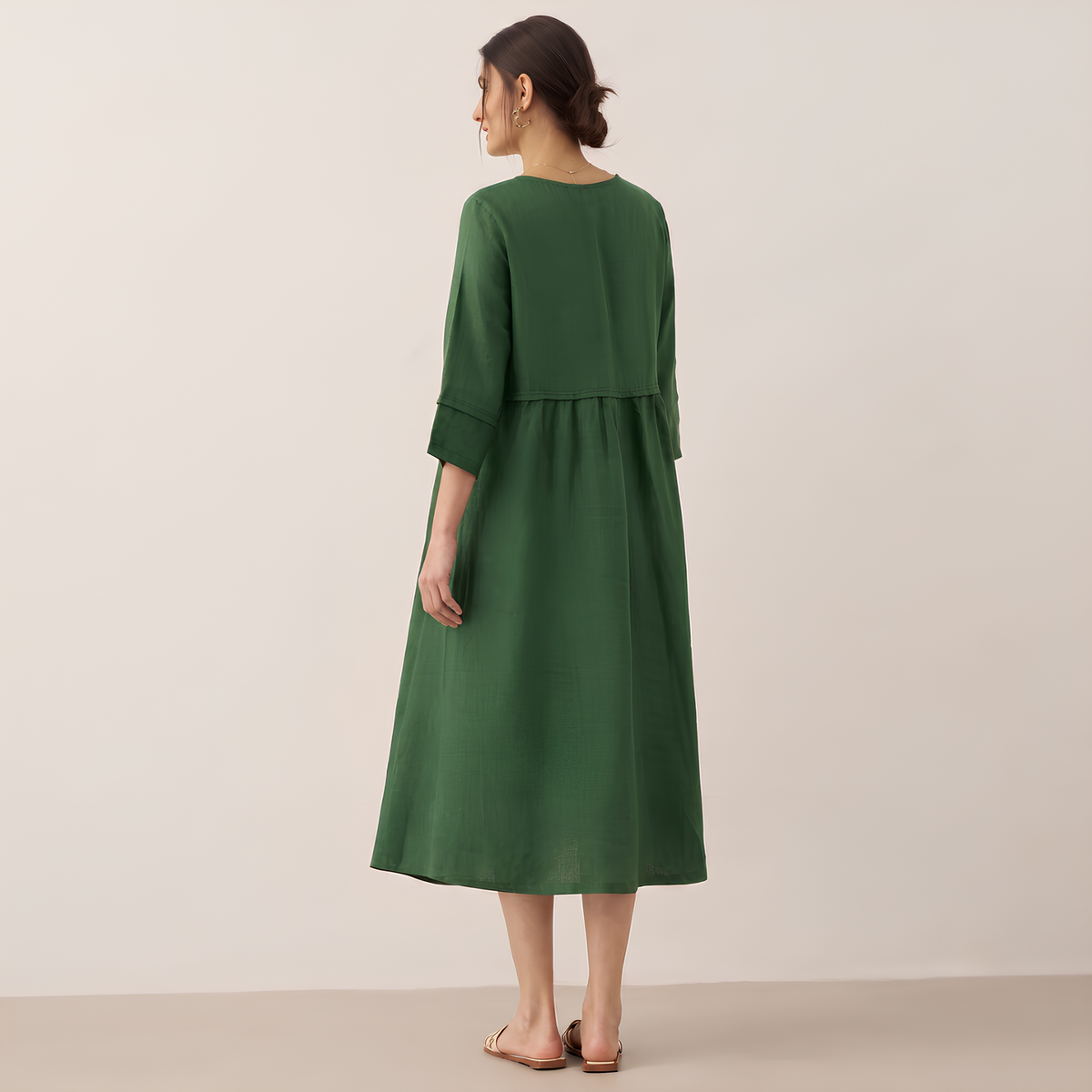 Leinen-Midikleid mit Knopftaille