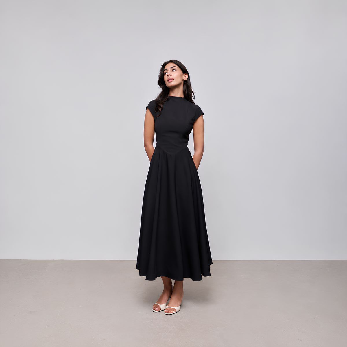Midikleid Vella mit Flügelärmeln
