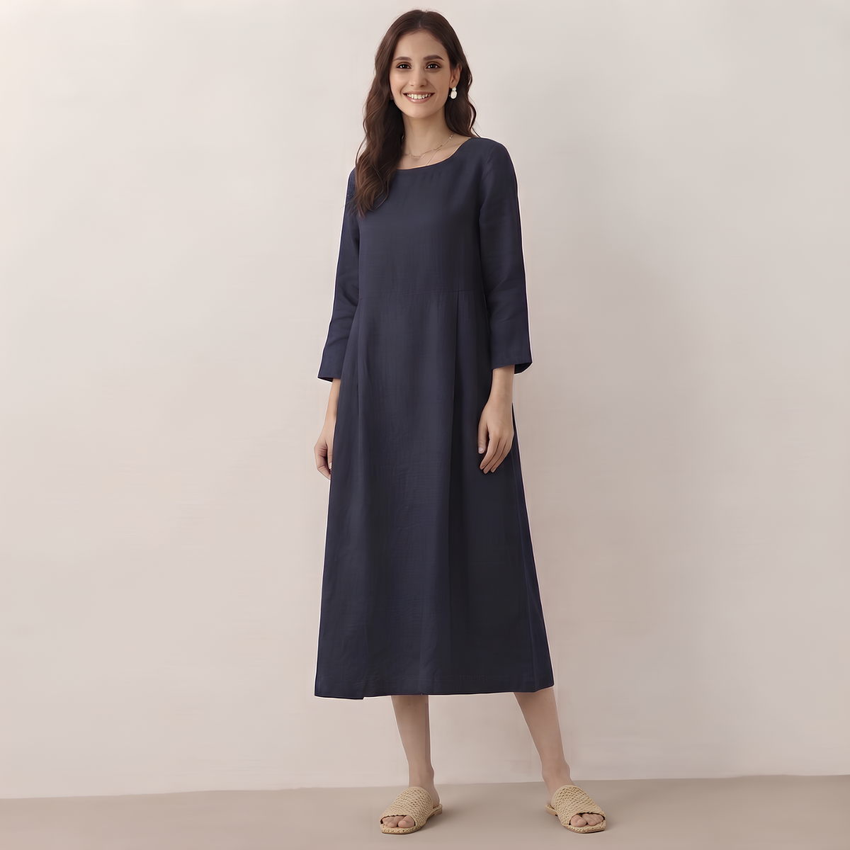 Plissiertes Leinen-Midikleid