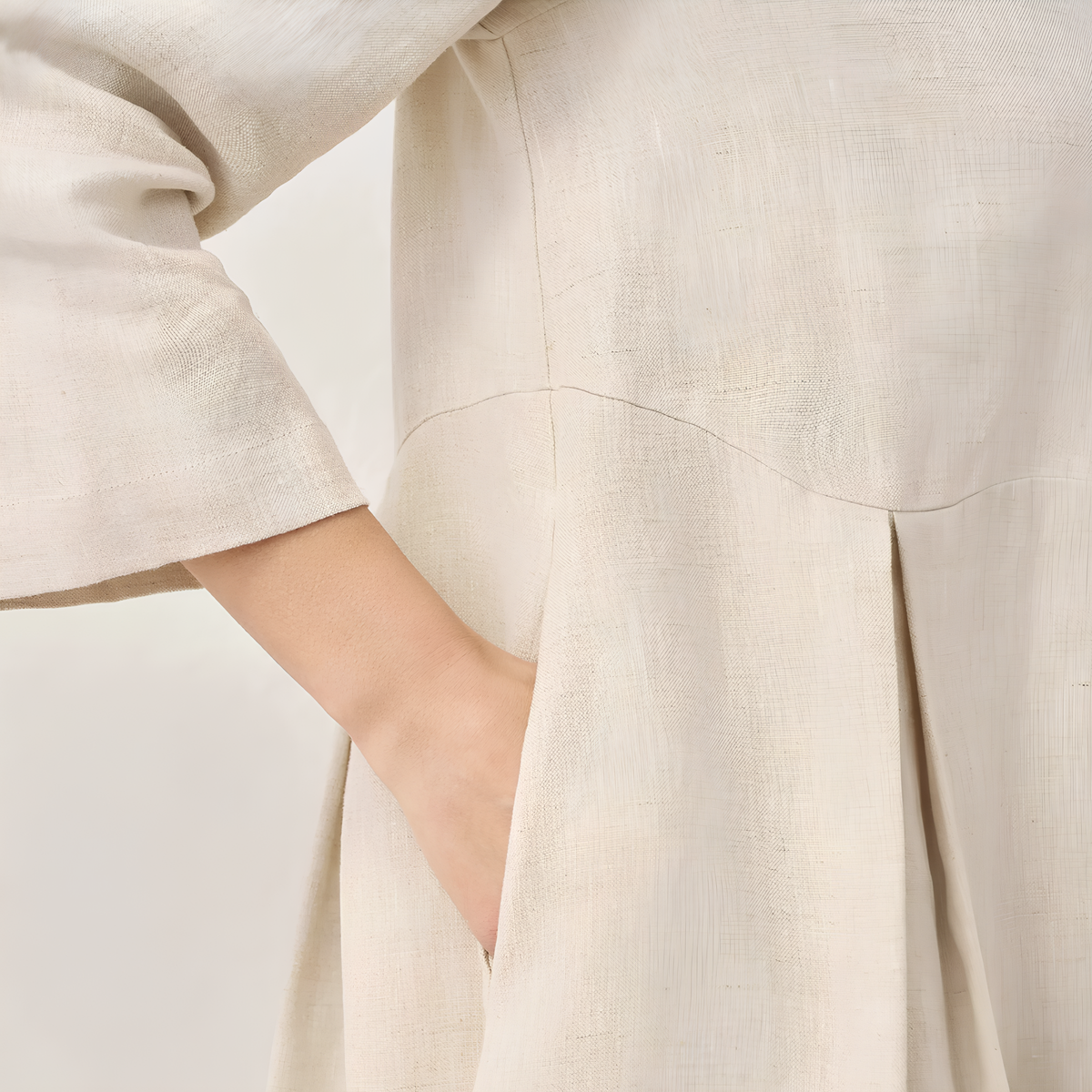 Plissiertes Leinen-Midikleid